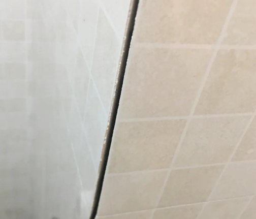 桑植瓷砖空鼓维修公司分享阳台瓷砖脱落的修复过程可以分为以下几个步骤